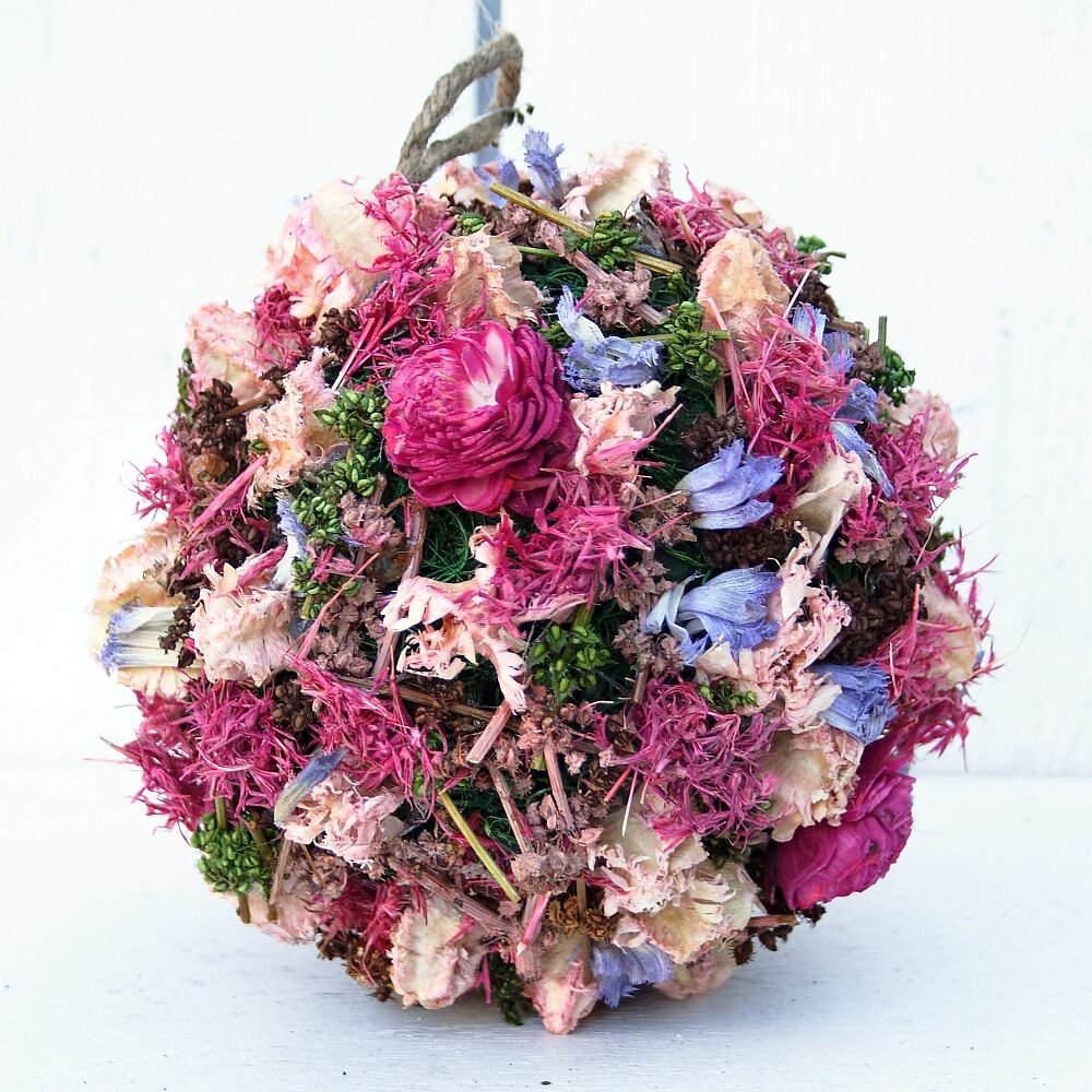 Dekokugel zum aufhängen aus Trockenblumen 14,5 cm