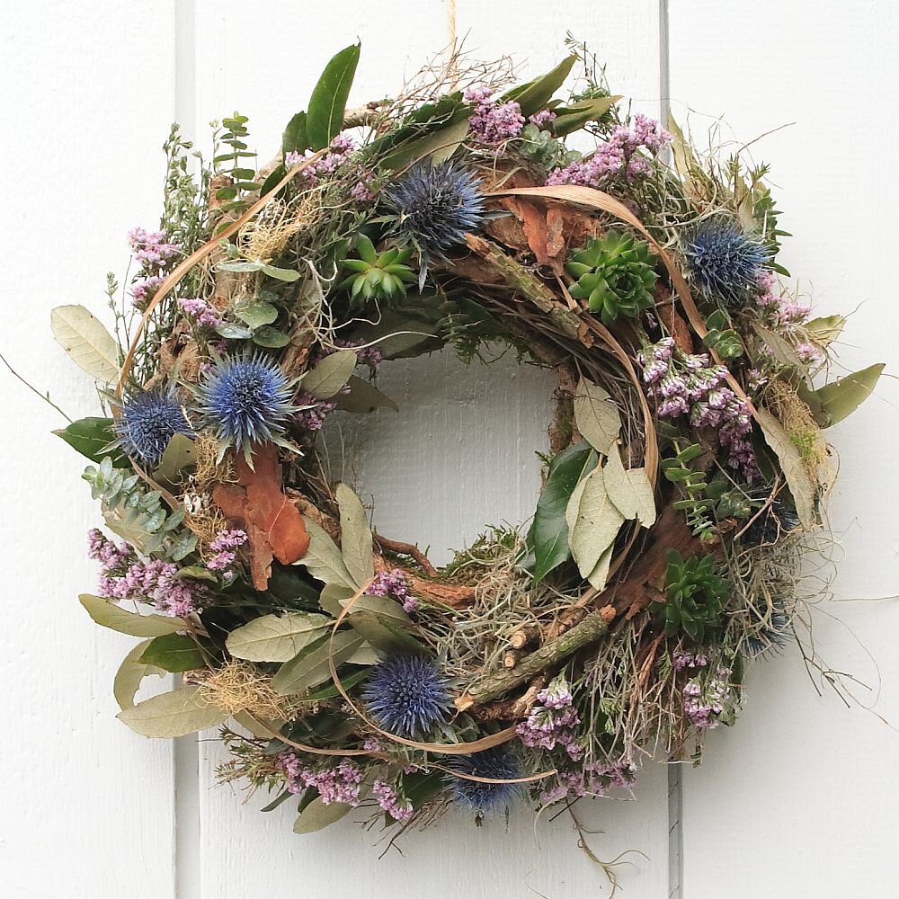 Türkranz "Frühlingsfreude" mit Disteln, Statice und vielen Naturmaterialien