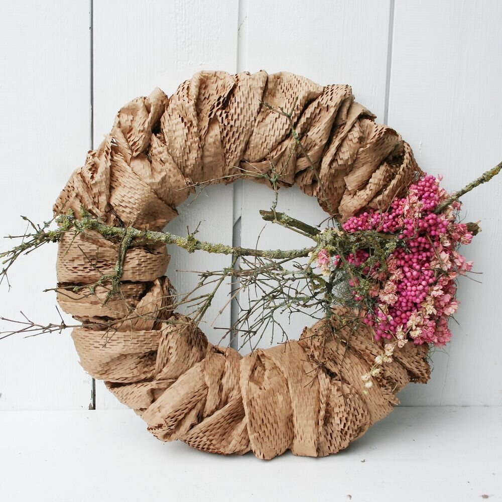 Nachhaltiger Kranz aus Wabenpapier – Eleganz für Ihr Zuhause