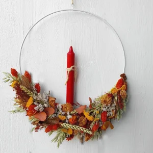 Trockenblumen Loop mit roter Kerze – Wandkranz in...