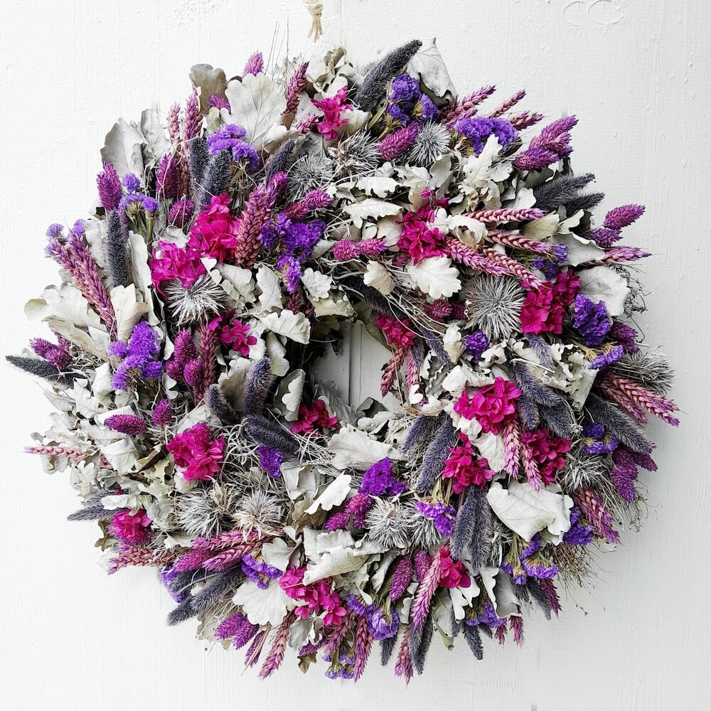Handgefertigter Trockenkranz in Mauve, Violett und Weiß