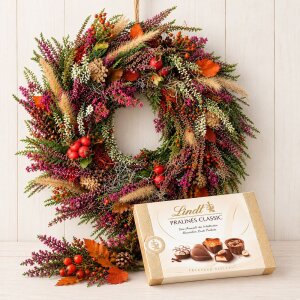 Herbstkranz mit Calluna, Hagebutten & Pralinen...