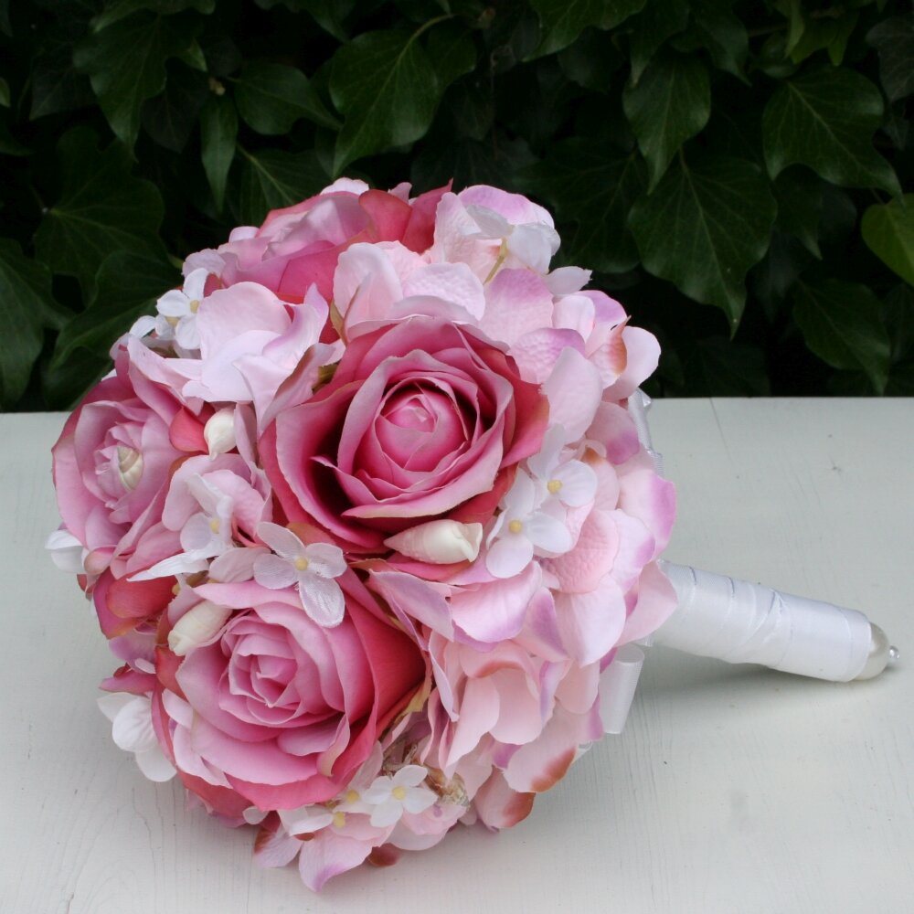 Brautstrauß Biedermeier Seidenblumen rosa Rosen Hortensien