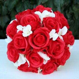 Brautstrauß Biedermeier Seidenblumen roten Rosen