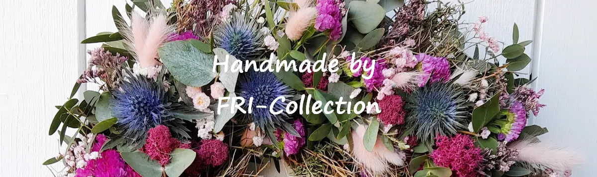 Türkranz ‚Be Happy‘ frisch mit blauen Disteln und pinker Statice